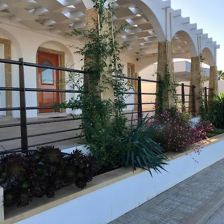 Tramontana Tre Archi Bed & Breakfast Torre Suda