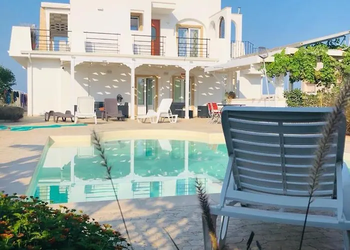 Bed & Breakfast Tramontana Tre Archi 3*