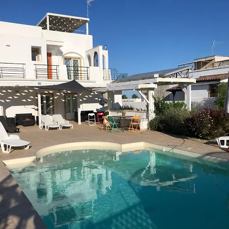 Tramontana Tre Archi 3* Torre Suda